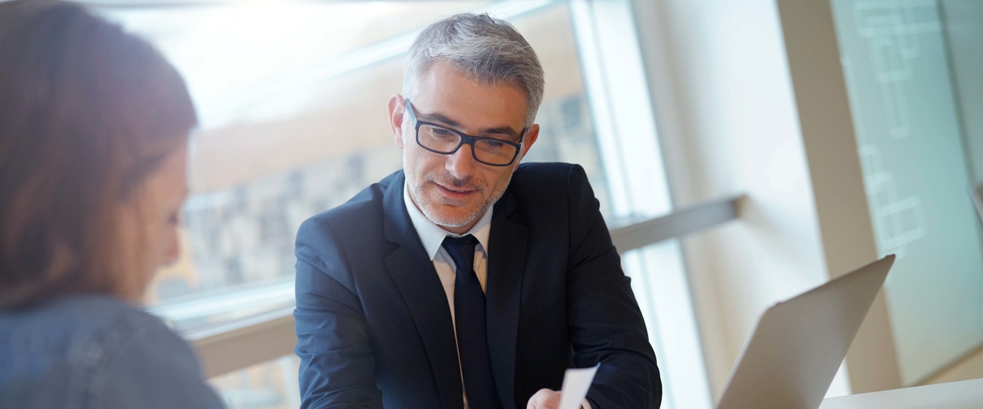 What are the benefits of a structured settlement?