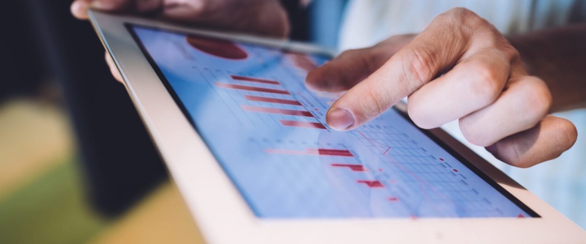 Who owns the annuity in a structured settlement agreement?